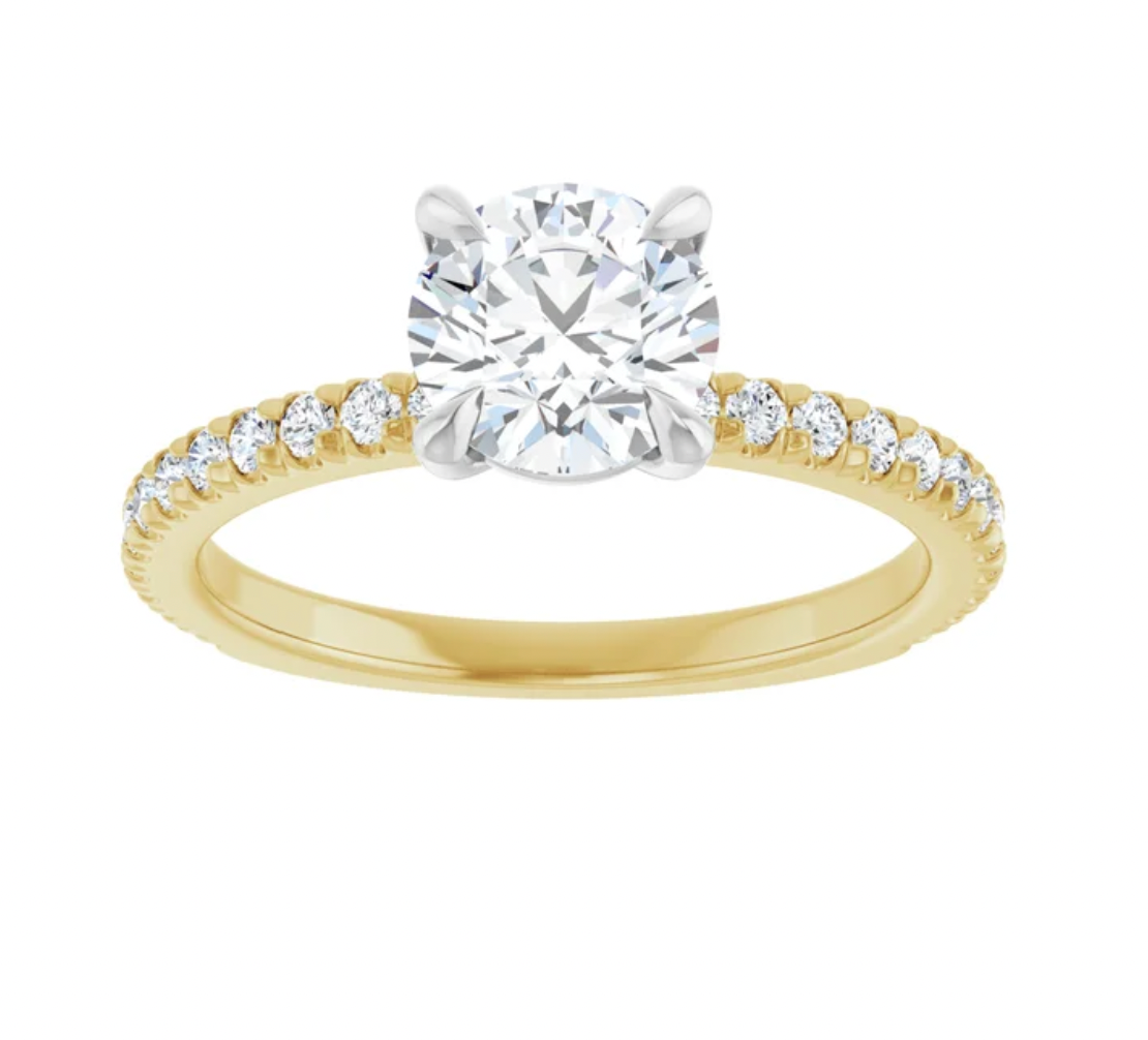 Anillo de compromiso con engaste de diamantes