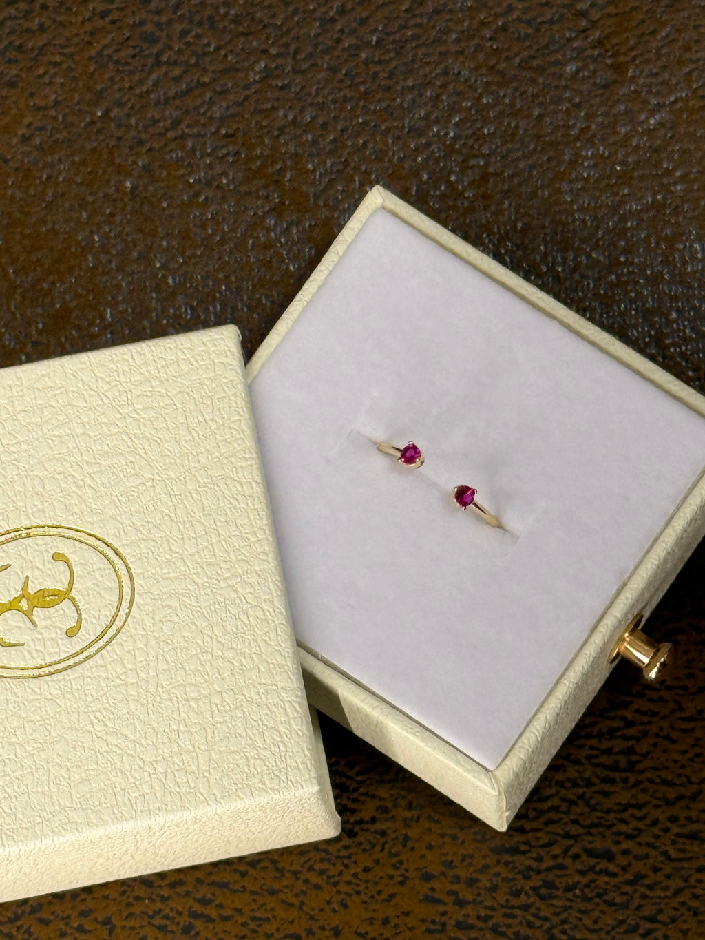 Anillo abierto zirconia recto