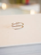 Anillo envolvente de diamantes