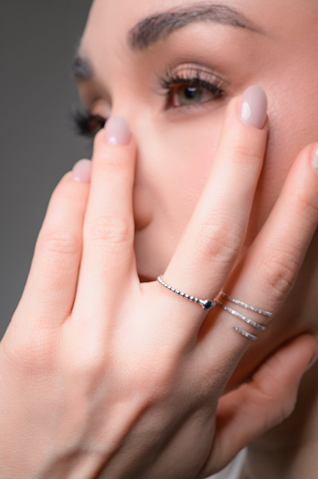 Anillo envolvente de diamantes