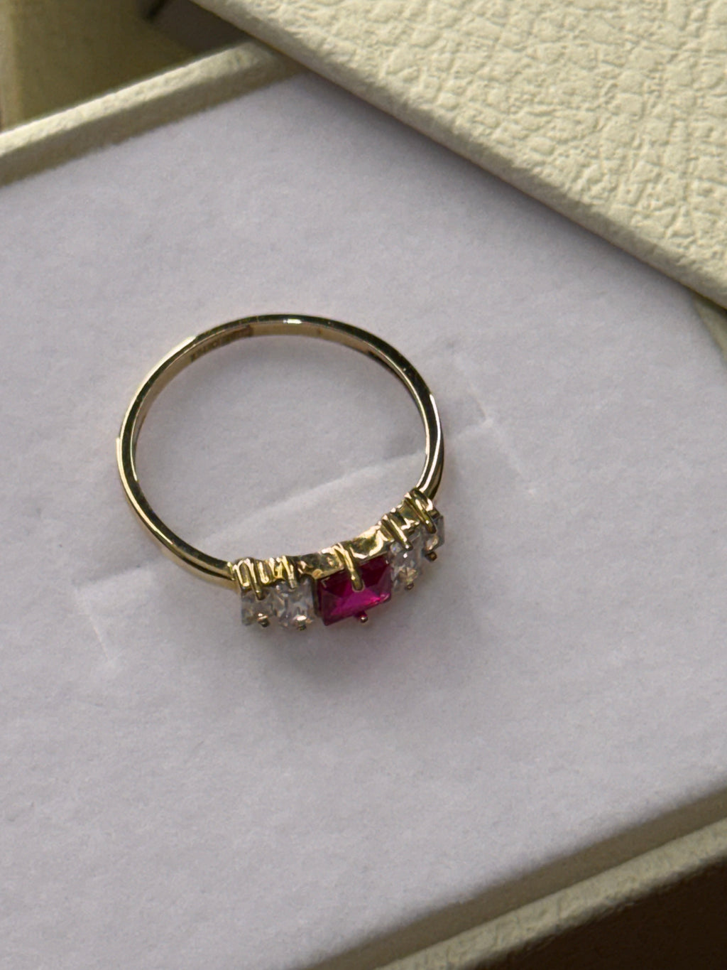 Anillo rojo