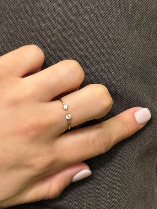 Anillo abierto zirconia recto