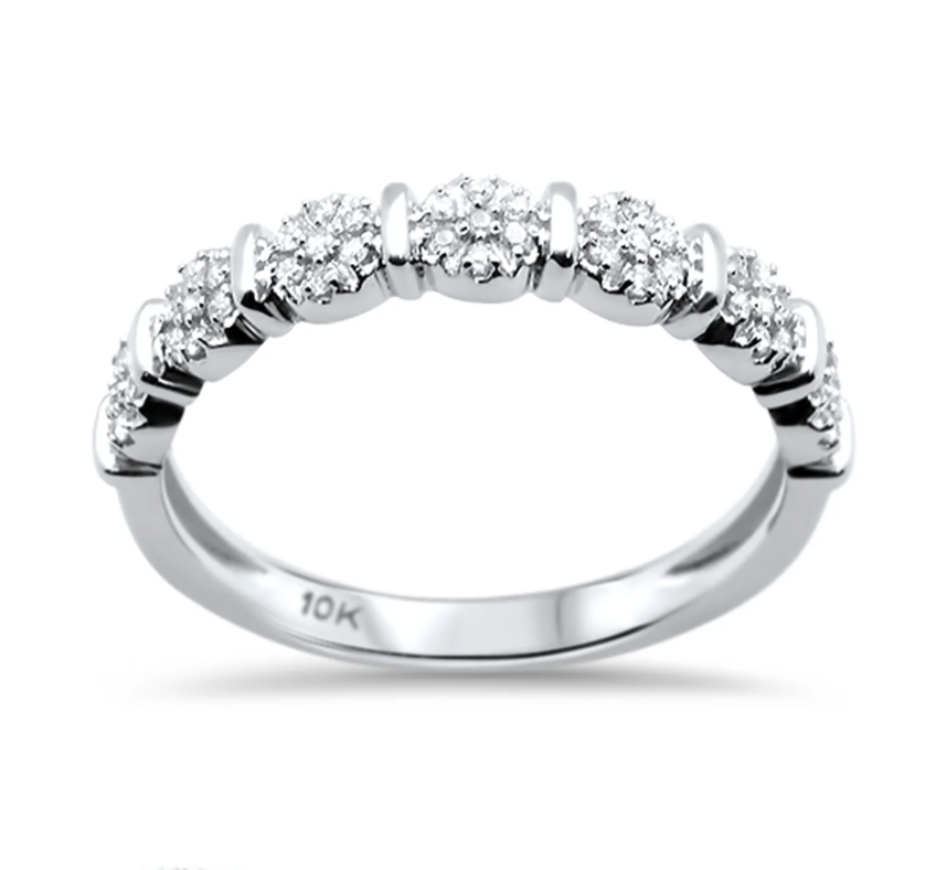 Anillo diamantes en flores