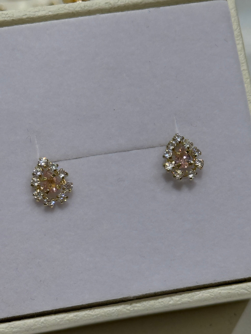 Broquelitos Zirconias rosas-blancas