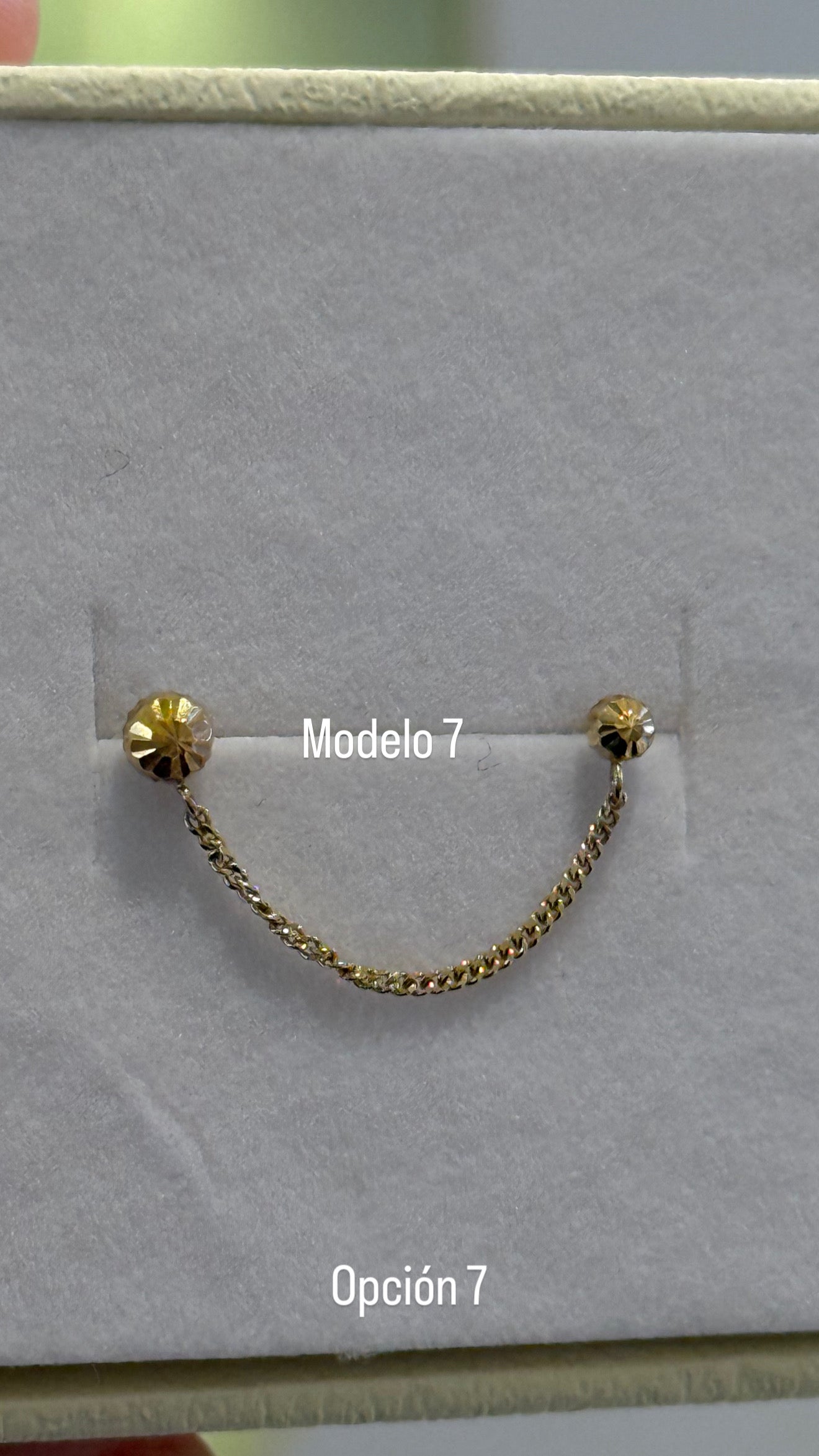 Broquelitos con cadena