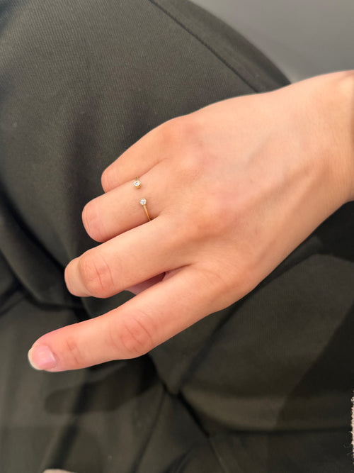 Anillo abierto zirconia bisel